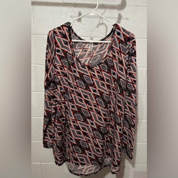 LuLaRoe Tops - LuLaRoe Lynnae Long Sleeve, 2XL